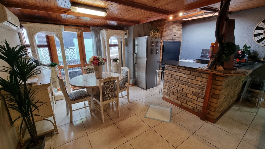 8 Bedroom Property for Sale in Die Bos Western Cape